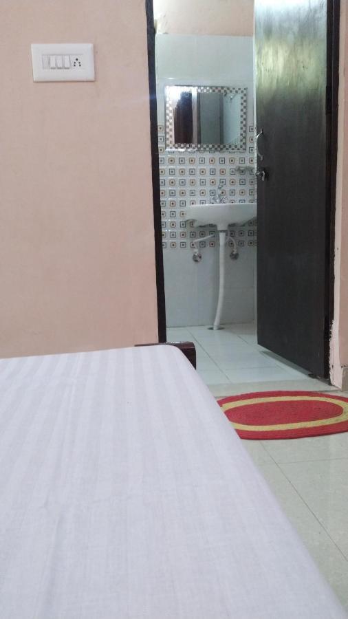 Last Chance Cafe And Guest House Rishikesh Bagian luar foto