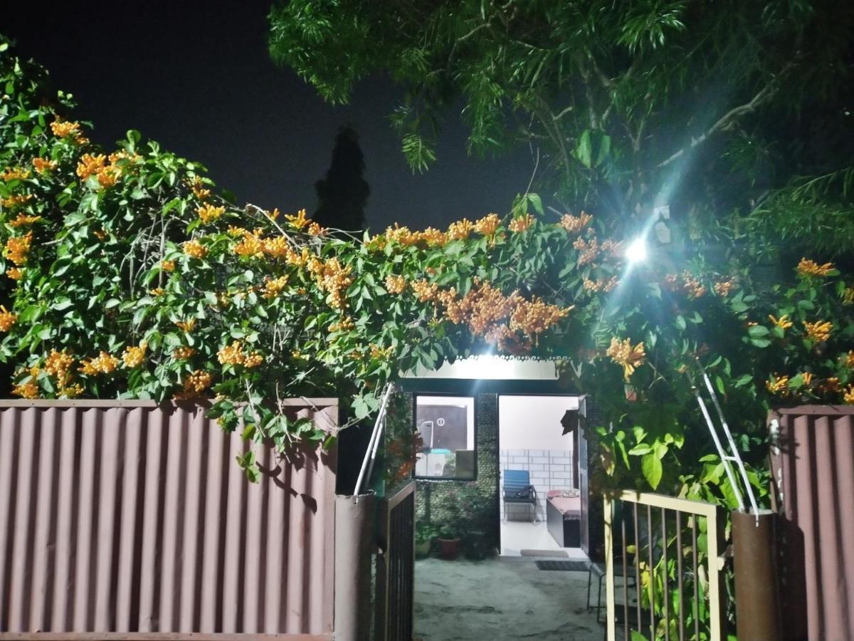 Last Chance Cafe And Guest House Rishikesh Bagian luar foto